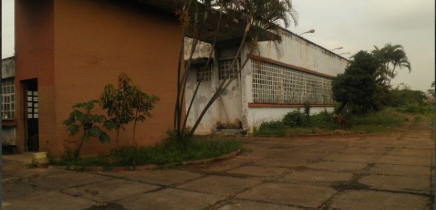 Area Industrial de 20.000 m² Km 10 da Rodovia Anhanguera- ao lado da Fabrica de Cosméticos L’oreal Paris- Vila Jaguara- São Paulo.