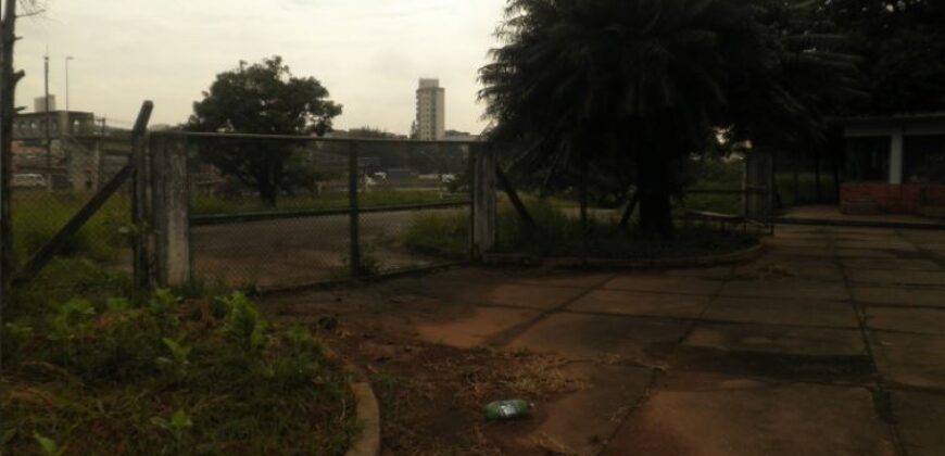 Area Industrial de 20.000 m² Km 10 da Rodovia Anhanguera- ao lado da Fabrica de Cosméticos L’oreal Paris- Vila Jaguara- São Paulo.