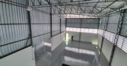 1 Galpão Industrial em Santana de Parnaiba Bairro da Fazendinha com 500 m² sendo 2 pavimentos de 250 m².