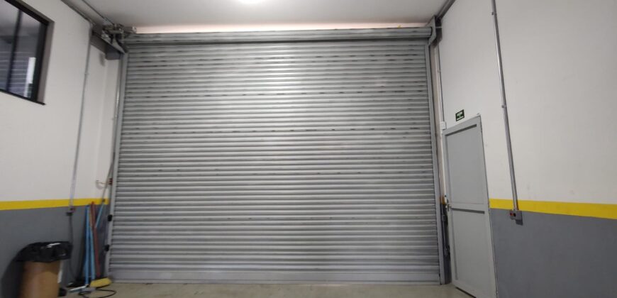 Prédio Comercial c/ 600 m² de area construida sendo 3 pavimentos em terreno de 250 m²-Vila Zatt-SP.