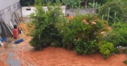 Terreno de 4.500 m² ao lado da Estrada Turística do Jaraguá composto por 2 chácaras antes usadas para eventos com casas piscinas e estacionamento em Pirituba SP.