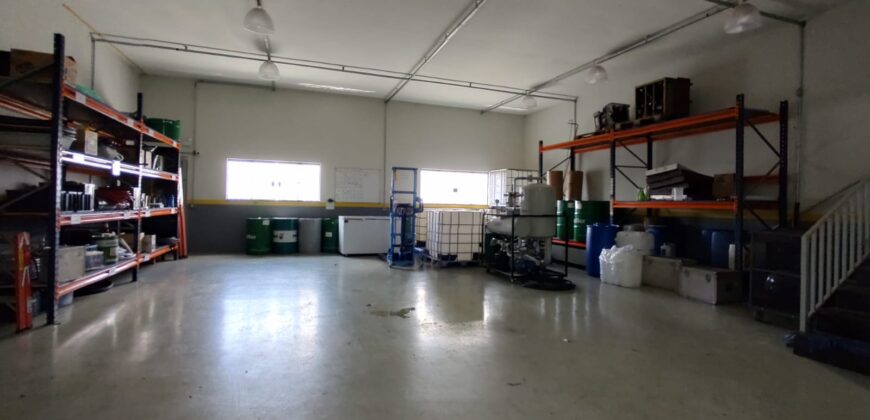 Prédio Comercial c/ 600 m² de area construida sendo 3 pavimentos em terreno de 250 m²-Vila Zatt-SP.