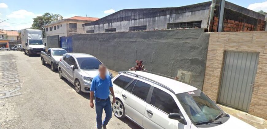 Terreno de 1600 m² com Galpão de 400 m² + Escritorio, No Jd Britania ao lado do terminal de onibus e a 100 metros da Rodovia Anhanguera Km 24..