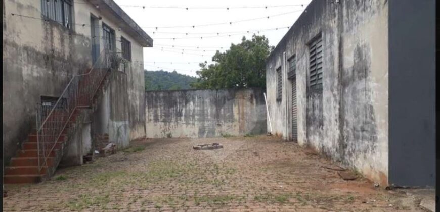 Terreno de 1600 m² com Galpão de 400 m² + Escritorio, No Jd Britania ao lado do terminal de onibus e a 100 metros da Rodovia Anhanguera Km 24..