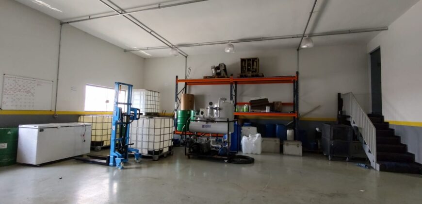 Prédio Comercial c/ 600 m² de area construida sendo 3 pavimentos em terreno de 250 m²-Vila Zatt-SP.