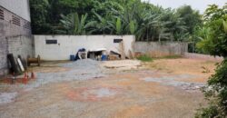 Terreno de 4.500 m² ao lado da Estrada Turística do Jaraguá composto por 2 chácaras antes usadas para eventos com casas piscinas e estacionamento em Pirituba SP.
