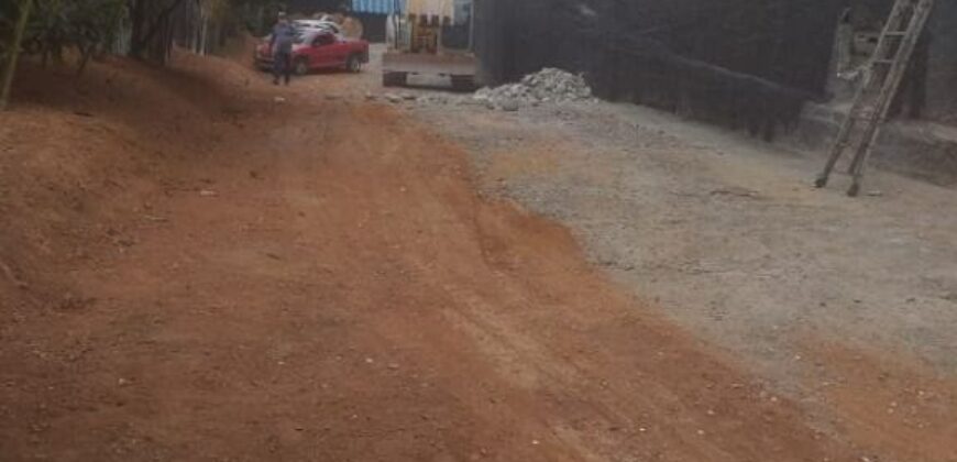 Terreno de 4.500 m² ao lado da Estrada Turística do Jaraguá composto por 2 chácaras antes usadas para eventos com casas piscinas e estacionamento em Pirituba SP.