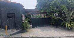 Terreno de 4.500 m² ao lado da Estrada Turística do Jaraguá composto por 2 chácaras antes usadas para eventos com casas piscinas e estacionamento em Pirituba SP.