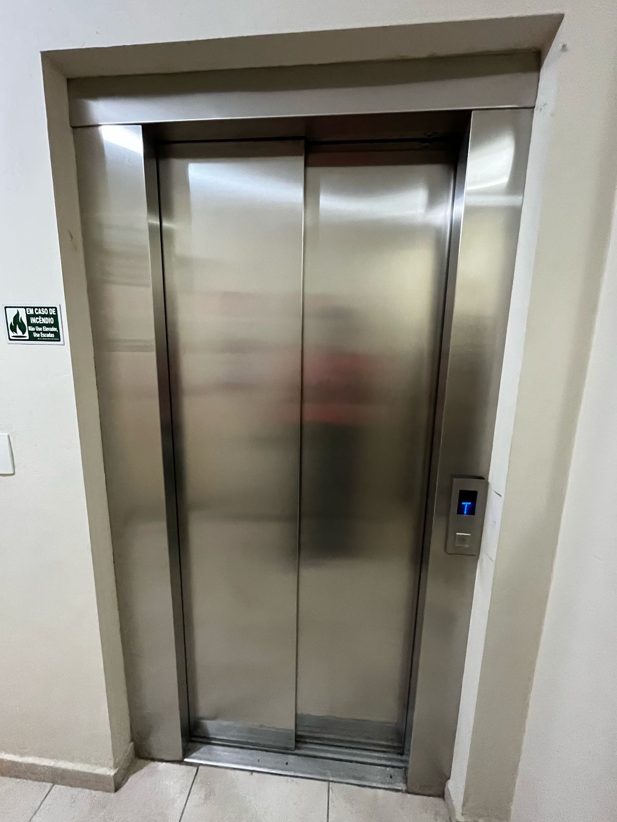 Apartamento de alto padrão no Bairro das Perdizes 2º andar com 74 m² sendo 3 dormitórios com vaga de garagem.